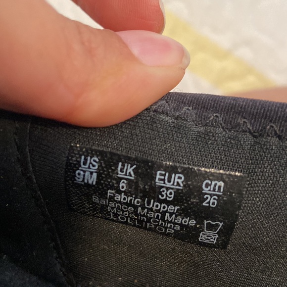 B. Zees confortable shoes size 9 - Picture 7 of 8